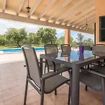 Yourhouse Vernissa Nou Villa