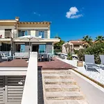 M4R 1 Villa Laura Front Line Beach House