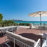 M4R 1 Villa Laura Front Line Beach House