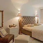 Es turó, luxury beachfront apartment in Colonia San Jordi