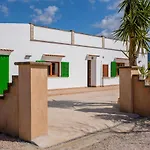 Son Vorera, situada en una colina, con piscina.