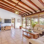 Marilen - Finca With Large Garden & Pool