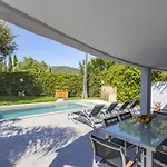 Villa Julieta 454