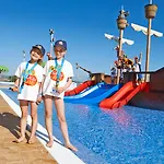 Blau Punta Reina Family Resort