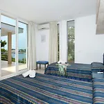 Villa Ses Arcades by Villa Plus