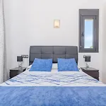 La Primera