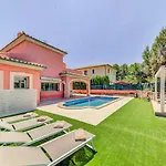 Deluxe Mallorca Villa I Upmarket Location I Maria Bonaire I 4 Bedrooms I Close To The Beach I Alcudia