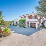 6 Bedroom Villa A Very Short To Port Pollensa By Renthousing