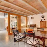 Perfect Location! A Country Villa By Renthousing