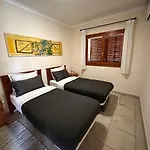 Villa Sanchez In Strandnaehe Mit Pool, Jacuzzi, Klima, Wifi, Gas Bbq