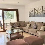 Villa Delfin