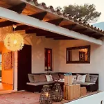 Villa Mit Meerblick Und Pool Fuer 6 Personen