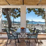 La Gola Apartment, First-Line Beachfront, Newly Refurbished