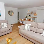 Albers Apartment