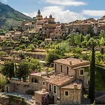 Valldemosa Sleep & Hike