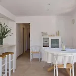 Moderno Apartamento Cerca Del Mar