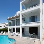 Ferrera Suites