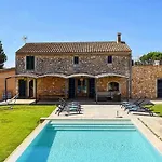 Lavish Villa With Private Swimming Pool