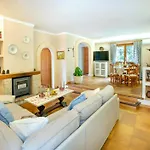 Villa Alzines By Vintage Travel
