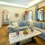 Villa Alzines By Vintage Travel