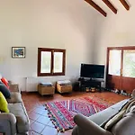 Stunning Country Villa With Panoramic Mountain Views