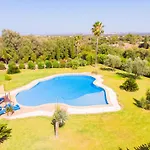 Magnifica Villa Con Una Piscina Espectacular