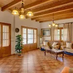 Villa Cas Mestre con piscina en entorno rural