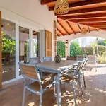 Villa Estrelitzia