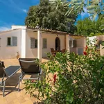 Villa Les Oliveres Petites De Un Dormitorio
