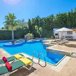 Villa Pinos by Villa Plus