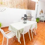 Casa magnifica a pocos metros de la playa con A/C