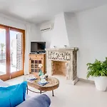 Seafront Apartment, 200M From Beach