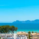 The Shell Ll New At The Beach, With Sea Views And Swimming Pool