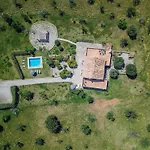 Casa De Los Almendros