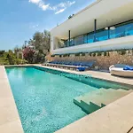 Villa Marvelo