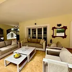 Exklusive Poolvilla Patricia - Air Con WiFi