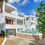 Villa Pou Uno