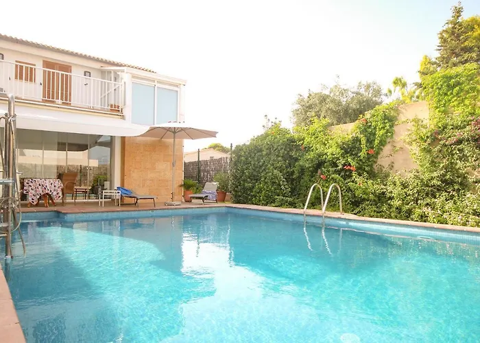 Magnifica Villa Tranquila Con Piscina