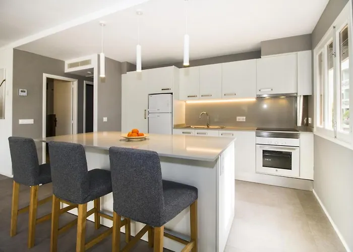Apartamentos Ponent Mar