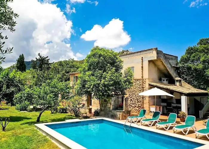Lovely Mallorquin Farmhouse In Pollensa By Renthousing
