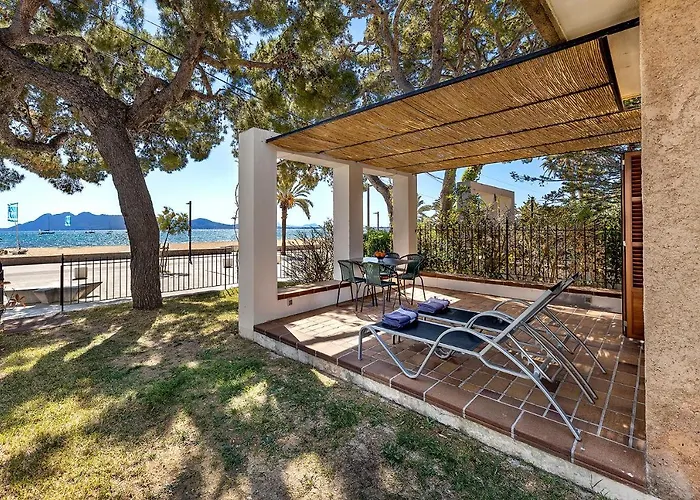 La Gola Apartment, First-Line Beachfront, Newly Refurbished