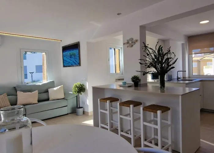 Moderno Apartamento Cerca Del Mar