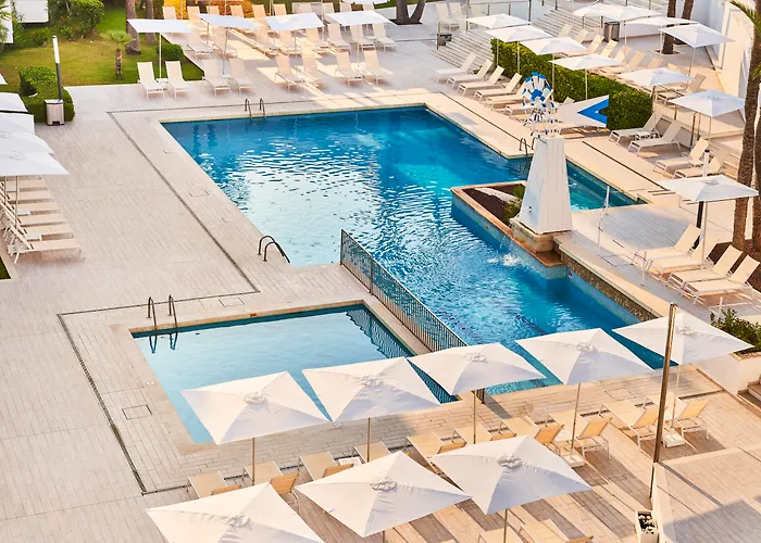 Globales Cala Bona Suites