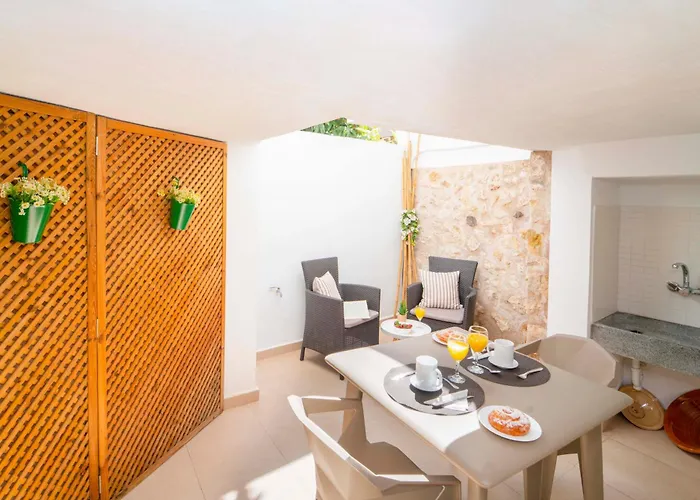 Townhouse Lleo 72 By Homevillas360