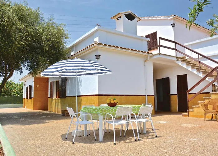 Cozy Home In Porto Cristo With Kitchen
