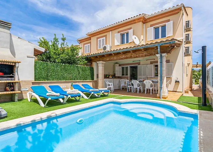 4 Bedroom Beautiful Home In Alcudia