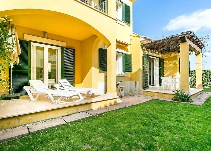 Mediterranes Appartement Mit Pool