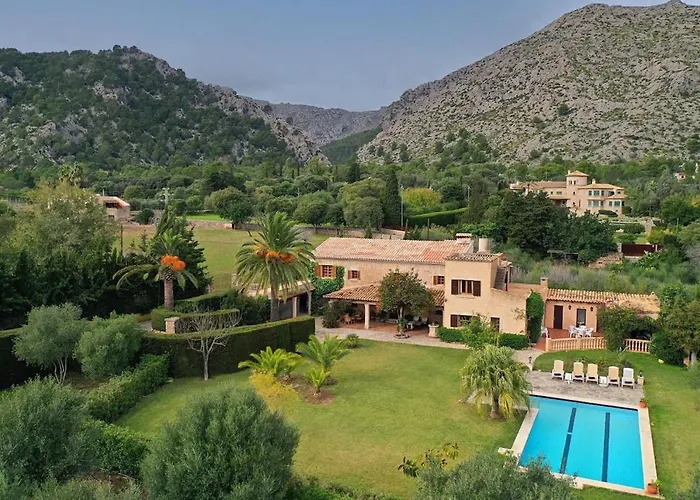 Traditional Villa Near The Town Of Pollensa By Renthousing
