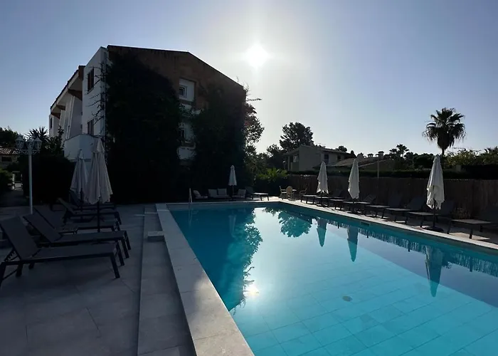 Apartamentos Leo