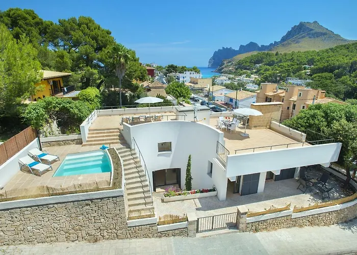 Mediterranean Villa Estrella de Mar next to the Sea